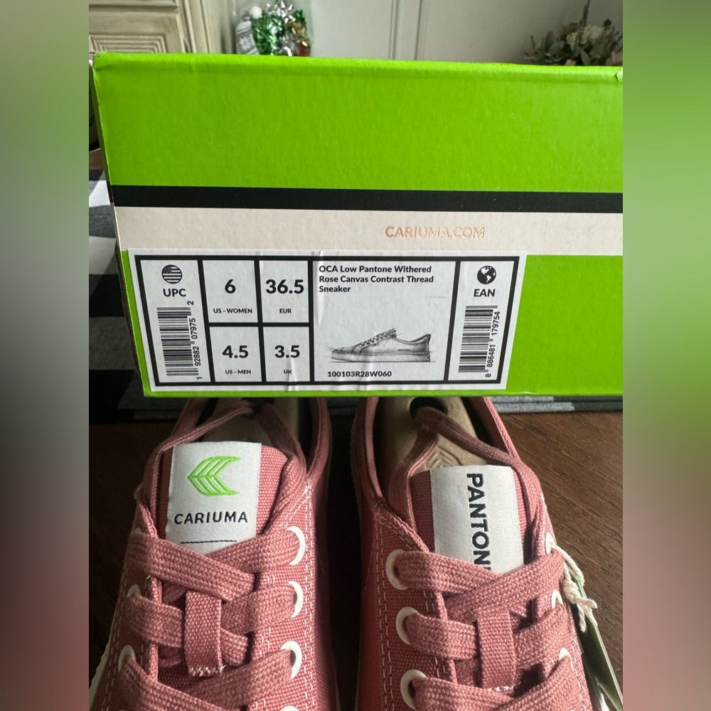 Cariuma + Pantone OCA Low Withered Rose Canvas Contrast Thread Sneaker - Picture 13 of 13
